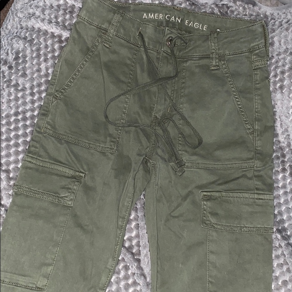 AE green cargo skinny, super-stretch pants!